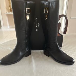 Coach women’s Easton Boots Black Semi Matt Calf Leather Size 7M